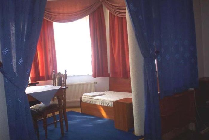 Park Hotell Myślenice Eksteriør bilde
