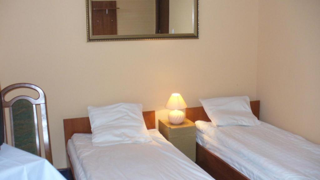Park Hotell Myślenice Rom bilde